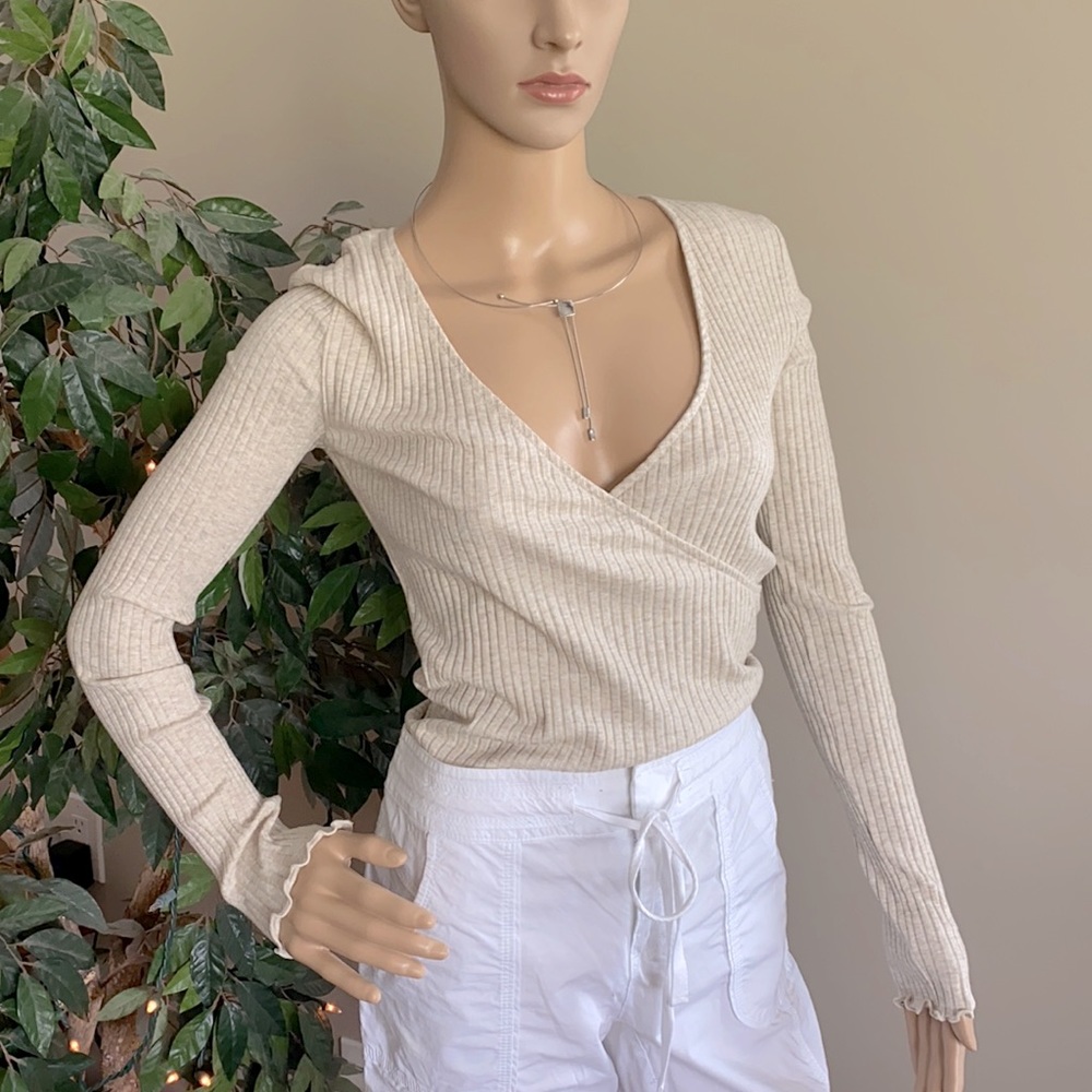 Nordstrom BP Long Sleeve Heather Beige V-neck Top Size Medium